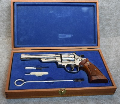 Smith & Wesson ~ Model 29-2 ~ .44 Magnum - Image 1 of 6
