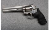 Smith & Wesson Model 686-4 Distinguished Combat Magnum
.357 Magnum - 2 of 6