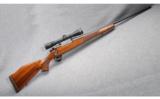 Weatherby Mark V .257 Magnum - 1 of 9