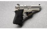 Smith & Wesson 4013TSW .40 S&W - 1 of 2