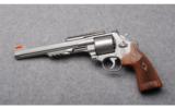 Smith & Wesson 629-8 .44 Magnum - 2 of 4