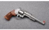 Smith & Wesson 629-8 .44 Magnum - 1 of 4