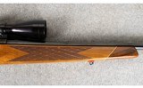 Weatherby ~ Mark V Deluxe ~ .300 Wby Mag - 4 of 13