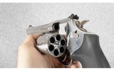 Smith & Wesson ~ 629-6 ~ .44 Magnum - 6 of 6