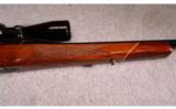 Weatherby, Model MK V Deluxe, .300 WBY Magnum - 3 of 9