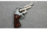 Smith and Wesson, Model 629-1 SS, .44 Magnum - 1 of 2