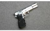 Browning, Model Hi-Power Nickel/Silver Chrome Finish, 9 MM Luger - 1 of 2