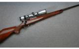 Weatherby, Model Mark V Deluxe Weatherby Magnum Bolt Action, 7 MM Weatherby Magnum - 1 of 7