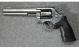 Smith & Wesson ~ 629-8 Classic Stainless ~ .44 Rem. Mag. - 2 of 2