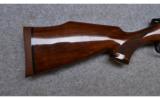 Weatherby ~ Vanguard Deluxe ~ .300 Wby. Mag. - 2 of 9