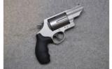 Smith & Wesson ~ Governor ~ .45 LC/.45 ACP/.410 - 1 of 2