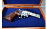 Smith & Wesson ~ 686 Distinguished Combat Magnum ~ .357 Magnum - 4 of 8