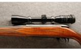 Weatherby Mk V Deluxe .300 Wby. Magnum - 4 of 8