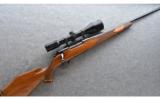 Weatherby ~ Mark V Deluxe ~ .300 Wby. Mag. - 1 of 9