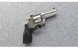 Smith & Wesson ~ Model 610-3 ~ 10mm Auto - 1 of 3
