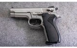 Smith & Wesson ~ 5906 ~ 9mm Luger - 2 of 2