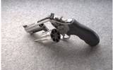 Smith & Wesson ~ 686-6 ~ .357 Magnum - 3 of 3