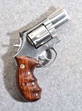 SMITH & WESSON - 1 of 1