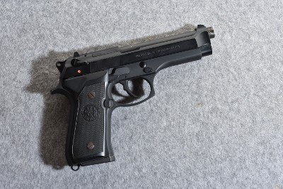 Beretta 92FS 9MM Luger Semi-Auto Pistol