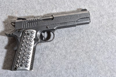 SIG Sauer 1911 .45 Auto Semiautomatic Pistol