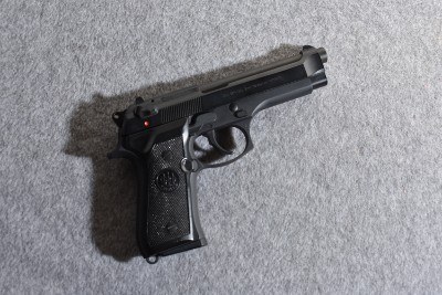 Beretta 92F 9mm Semiautomatic Pistol - Image 1 of 2