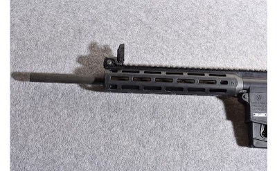 Smith & Wesson M&P 15-22 .22 Long Rifle Semiautomatic Rifle - Image 6 of 10