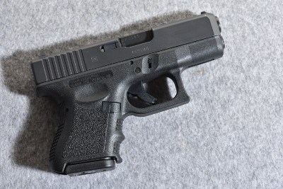 Glock 27 .40 Smith $ Wesson Semiautomatic Pistol - Image 1 of 2