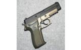 Sig Sauer P226R Combat9MM PARA - 1 of 2