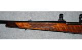 Weatherby Mark V Left Hand Deluxe
340 WBY MAG - 8 of 8