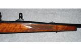Weatherby Mark V Left Hand Deluxe
340 WBY MAG - 6 of 8