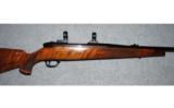 Weatherby Mark V Left Hand Deluxe
340 WBY MAG - 2 of 8