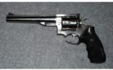 Ruger Redhawk
.44 Magnum - 2 of 2