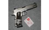 Sig Sauer 1911 Stainless
45 Auto - 1 of 2