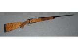 Winchester 70 Super Grade Maple .7MM REM MAG - 1 of 8
