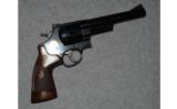Smith & Wesson Model 29-1044 MAGNUM - 1 of 3