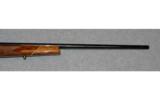 Weatherby ~ Mark V Deluxe ~ .300 Wby Mag - 4 of 9