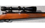 Weatherby ~ Mark V Deluxe ~ .378 Weatherby Magnum - 3 of 10
