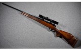 Weatherby ~ Mark V ~ .300 Weatherby Magnum - 1 of 2