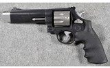 Smith & Wesson ~ 627-5 Performance Center ~ .357 Mag/ .38 Spl - 2 of 4