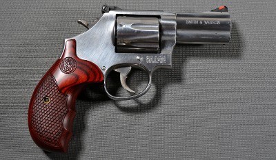 Smith & Wesson ~ 686-6 ~ .357 Magnum