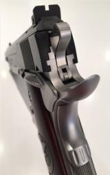 Nighthawk Custom Bob Marvel .22LR 1911 - 3 of 5