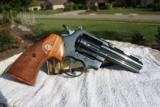 Colt Python 4" Blue 1964 Original Finish and two sets grips - 5 of 15
