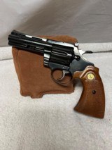 Colt Diamondback .22LR 4