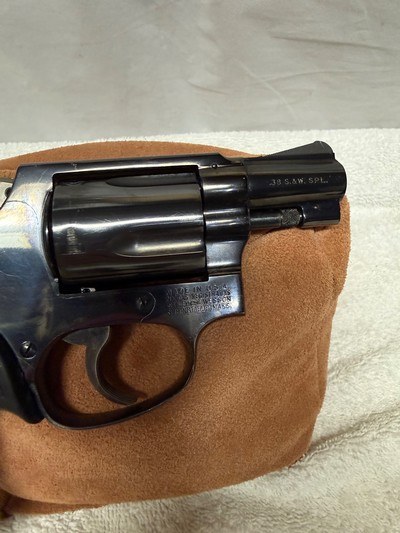 Smith & Wesson Model 36 Blue 2 sets of grips Excellent Condition - Image 6 of 13