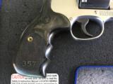 Smith & Wesson model 686 plus - 5 of 9