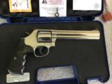 Smith & Wesson model 686 plus - 3 of 9