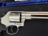 Smith & Wesson model 686 plus - 4 of 9