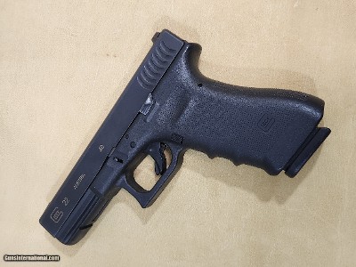 Glock 22, 40 caliber police pistol with early style slide for Glock collections