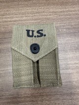 Reproduction 1911 Magazine pouch and magazines - 3 of 4
