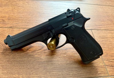 Beretta 92 F Made in 1987 Excellent Condition with Box! - Image 2 of 6